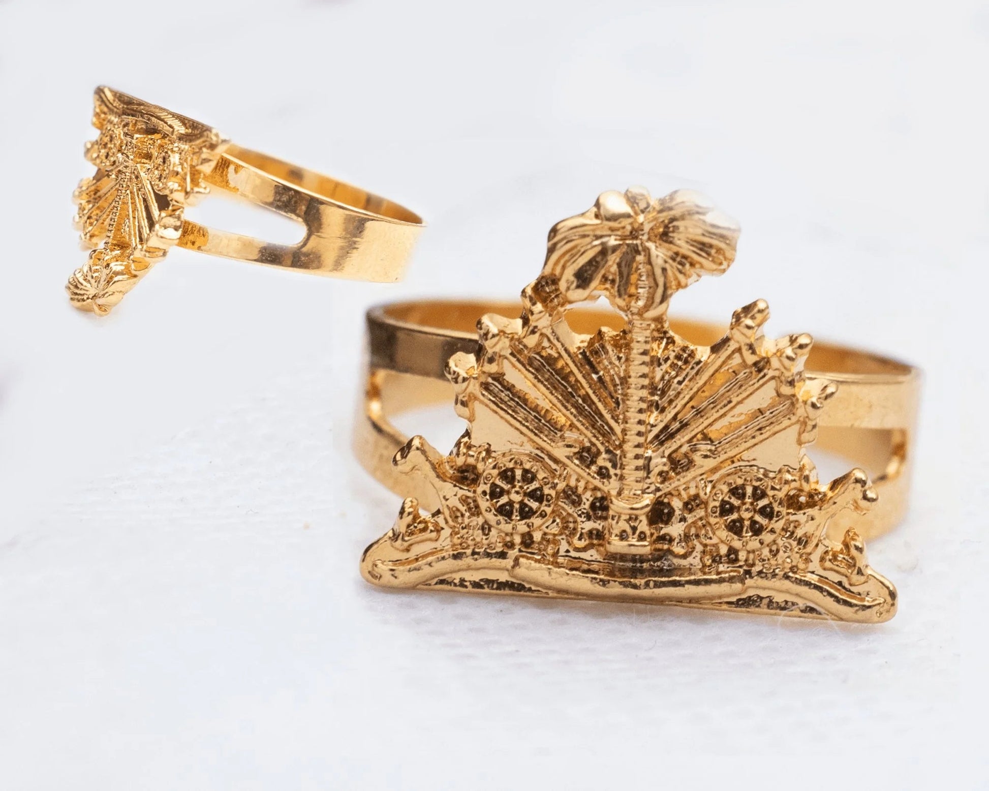 01 - Coat Of Arms Of Haiti Necklace - Haitianbuy