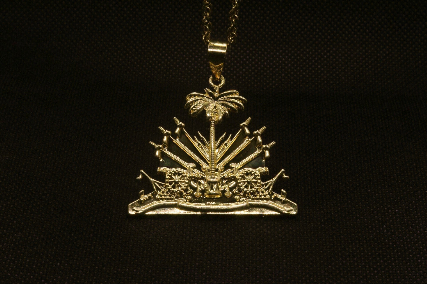 04-The Haiti Coat Of Arms Necklace - Haitianbuy